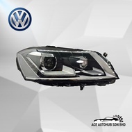 VOLKSWAGEN PASSAT B7 HEADLIGHT/ HEADLAMP/ LAMPU DEPAN (ORIGINAL USED PART)