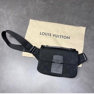 (極新) Louis Vuitton LV 皮 黑色 斜包 背包 男裝 二手衫 S Lock Sling Bag Monogram Messenger Bag Cross Shoulder Backp