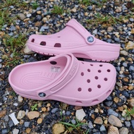 Crocs Classic For Men and Women(Buy 1 Get free 2 Jibbitzs) รองเท้านิ่มเบาใส่สบายทนทาน มีหลากหลายสีให
