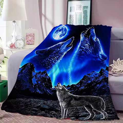 Howling Wolf Print Flannel Plush Throw Blanket – Super Soft, Cozy Throw with Majestic Wolf & Mountai