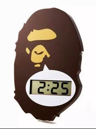 A BATHING APE - 2011 SPRING COLLECTION 特別付錄 BAPE DIGITAL WALL CLOCK 掛牆鐘 時計 24cm x 16cm 膠玩