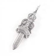 成色極佳 □ CHROME HEARTS SV925 雙匕首項鍊吊墜，銀色，TOP收納袋，總重 22.1 克，男士款