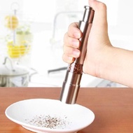 Convenient pepper grinder + salt and pepper sprinkler