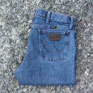W34/36 Second-Hand Wrangler Jeans Model 47MACMS Actual Waist Measurement 36" Total Length 40.5" Leg 