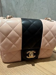 Chanel Classic Flap 22 Mini Square Pink and Black Quilted Lambskin 色蝦肉色 方胖子淡金扣
