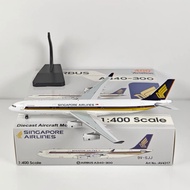 Singapore Airlines A340-300 1:400 Scale Model