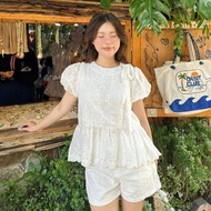 (PB.HAVANA) Áo kiểu YARI babydoll hoạ tiết hoa nổi phối cúc cài lệch AO553