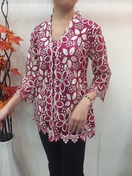 KEBAYA KEKINIAN MOTIF PINK BUTIK BANGKOK BROKAT WANITA DAUN PANJANG KANCING KERAH V