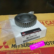 HUB T/F 2WD Md704115 SMALL TRITON 2.8CC/L200 2.8CC