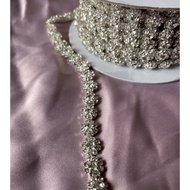 (W➛Q✮ K> Aksesoris Payet Rangkai Jahit LC-006 harga per10cm min beli 30cm [ Amerie Acc ] Kristal Rhi