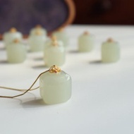 天然和田玉小方糖吊墜 晴水無事牌 18k金鑲嵌 平安喜樂 順遂無憂