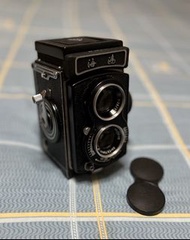 海鷗  TLR 120菲林相機 有裂像對焦屏