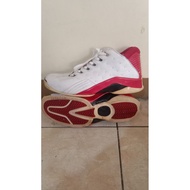Iverson basketball shoes size 46