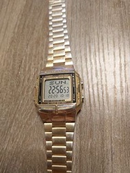 Casio經典金色手表