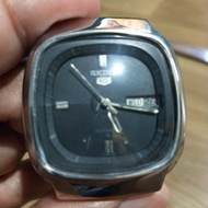 jam Seiko 5 classic