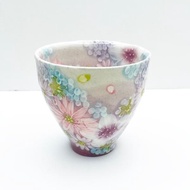 工房ゆずりは　湯呑茶碗　色彩花　瀬戸焼　花柄　優しい感性　女性だけの工房　手描き　可憐　彩り豊か　湯呑　陶器　ゆずりは