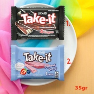 Delfi Take it 35gr Black Chocolate Yogurt Berry Strawberry Chocolate With Wafer Coating