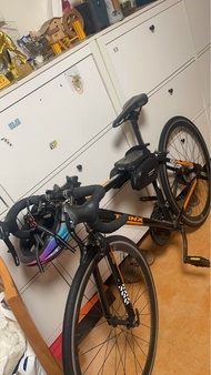 TRINX 黑色公路單車