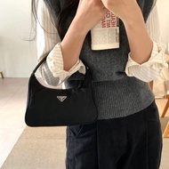 Prada hobo 手提腋下包