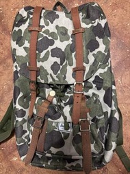 Herschel Camouflage 背包