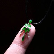 冰種帝王綠翡翠隨形設計款吊飾 18K金鑽石鑲嵌 | 天然緬甸玉A貨