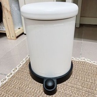 Ikea購入小型白色垃圾桶