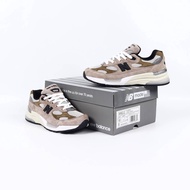 Men's Shoes sneakers new balance 992 x jjjound brown