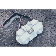 FENDI Famous Baguette < Baguette Baguette}