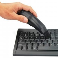 全城熱賣 - 迷你USB桌面鍵盤吸塵器配刷子（隨機顏色）