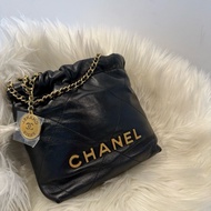 CHANEL 22 Mini Bag