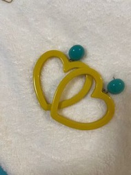 愛心款馬卡龍色系黃色撞色Tiffany 綠塑膠耳環