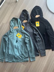 外國預訂 3色選 klattermusen 攀山鼠 刺繡logo 拉鍊口袋 連帽速乾外套