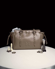 MADAM PEONY กระเป๋าสะพายไหล่ รุ่น CITY TOTE