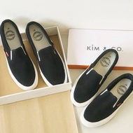 KIM&amp;CO. Sunrise(KF008W) รองเท้าผ้าใบแฟชั่นผู้หญิง สลิปออนมินิมอลกันน้ำ นุ่มสบาย ไม่ต้องกลัวฝน