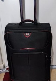 90%新24吋黑色布質旅行箱