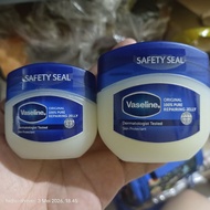 Vaseline petroleum jelly
