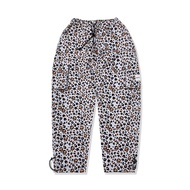 HECTIC - Baggy Cargo pants - Parachute - Leopard