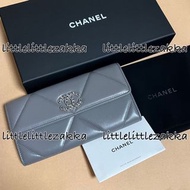 全新 Chanel 19 長銀包 Long flap Wallet 22A 新款 dark grey  高級灰 小盒子 方胖子 小廢包 Wallet on chain 金球