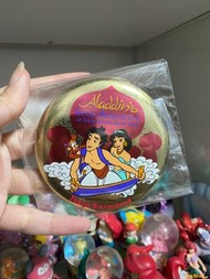 日本絕版東京迪士尼限定jasmine茉莉公主阿拉丁Aladdin genie燈神貝兒belle美女與野獸 Beauty and the Beast公主紀念襟章徽章扣針pins disneystore 