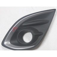 ORIGINAL MAZDA 2 HATCHBACK 2010 FOG LAMP / SPORT LIGHT COVER