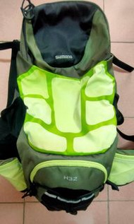 Shimano Hotaka 32L 單車後背包，3D透氣好背，環島長途騎行，淺綠色水壺袋稍退色帶鬆，完美主義請繞道，店到店+60，原3700