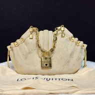 LV 猄皮餃子包 金邊