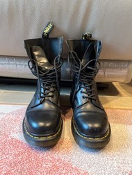 Dr. MARTENS