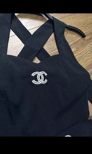 chanel黑色交叉吊帶連衣裙