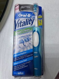 Braun Oral-B 百靈牌 電動牙刷 110v （如果香港需用變壓器使用）