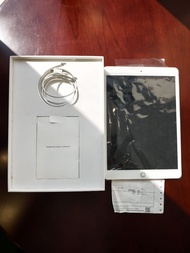 【原廠配件全齊】全套ipad 7 (128G) 連原裝lightning 線及充電頭 