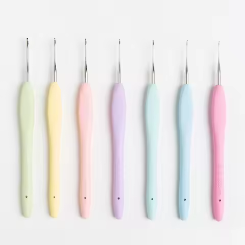 Clover Japan Soft Handle Crochet Hook New Rainbow Lace Tool for Knitting & Crochet (Single)