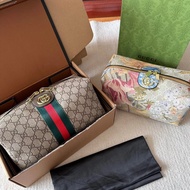 23.5.11 Update Gucci Latest Presbyopic Oplique Series Cosmetic Bag Toiletry Bag Gucci Gucci New Prod