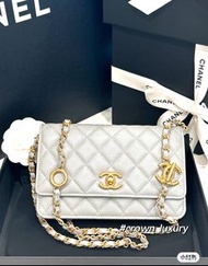 CHANEL 23B WOC 小牛皮 灰色