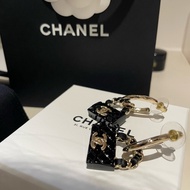 Chanel 皮穿鍊包包耳環